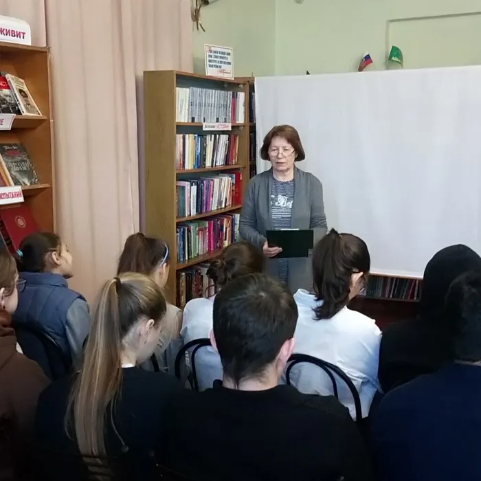                          «На троне вечный был работник»