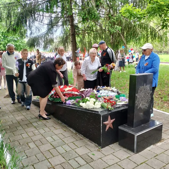 «Этих дней не смолкнет слава»