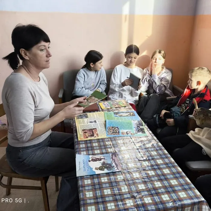 «Родной язык - святой язык, отца и матери язык, как ты прекрасен. Целый мир в твоем богатстве я постиг»