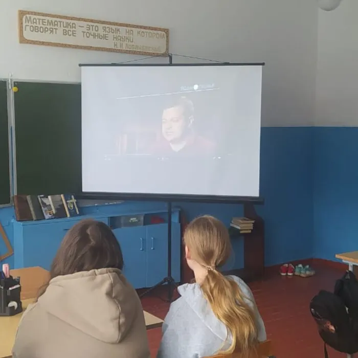 «И превращался в пепел снег...»