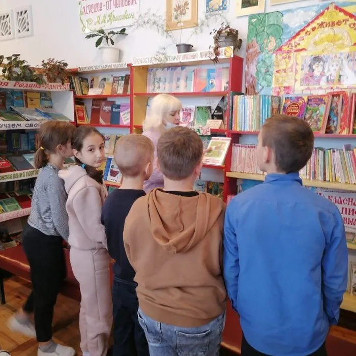 «Выбор книг в библиотеке»